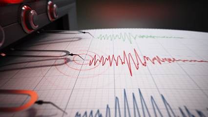 İzmir'de 5,1 büyüklüğünde deprem