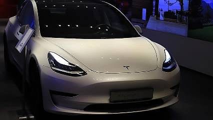 Tesla, tacını resmen Çin'e kaptırdı 