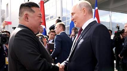 Putin, Kuzey Kore lideri Kim'e Rus yapımı otomobil hediye etti