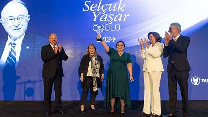 Selçuk Yaşar Ödülü dünyanın ilk akıllı köyünü kuran Tülin Akın'a verildi 