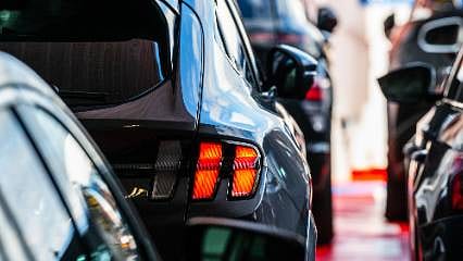 Otomotiv üretimi düştü, ihracatı yerinde saydı 
