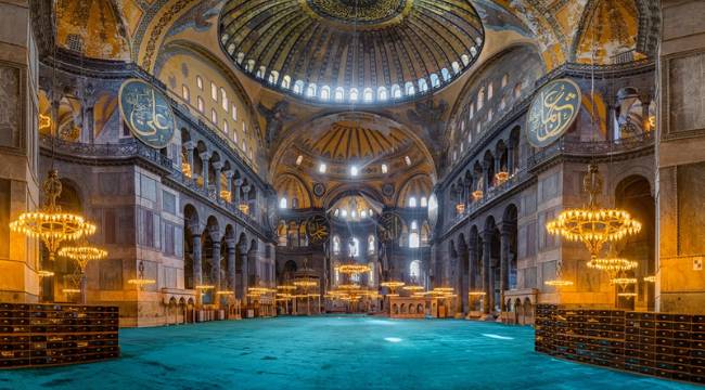 Ayasofya'da yabancı turistler için giriş ücreti belli oldu 