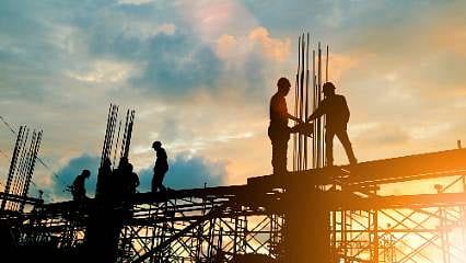İnşaatta eleman sıkıntısı büyüyor: Günlüğü 2 bin liraya işçi bulunamıyor 