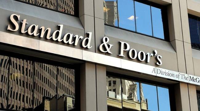 S&P, Fed'in ilk faiz indirimi için hangi tarihe işaret etti?