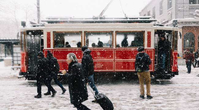 AKOM, İstanbul için kar uyarısını yeniledi... Bu akşamdan itibaren... 