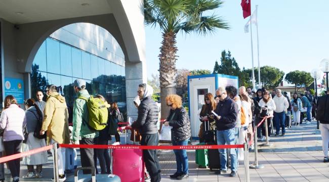 Turizmciler Yunan adalarına kapıda vizenin kaldırılmasını mı istiyor? TÜRSAB Başkanı'ndan açıklama 