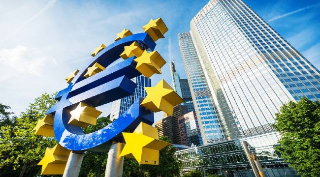 ECB düşen zayıf ekonomiye karşı yılın üçüncü faiz indirimine gitti