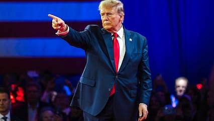 Trump'tan Zelenskiy'e: 'Ülkeye her gelişinde 60 milyar dolar alıp gidiyor'