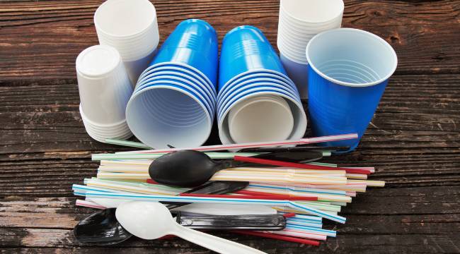 Hong Kong da tek kullanımlık plastiği yasakladı 