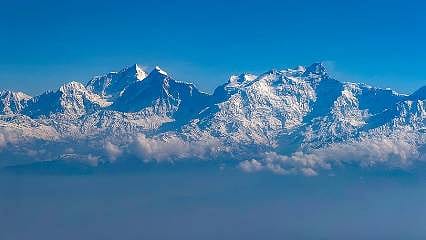 Himalayalar'ın zirvelerinden 11 ton çöp toplandı, 4 ceset bulundu