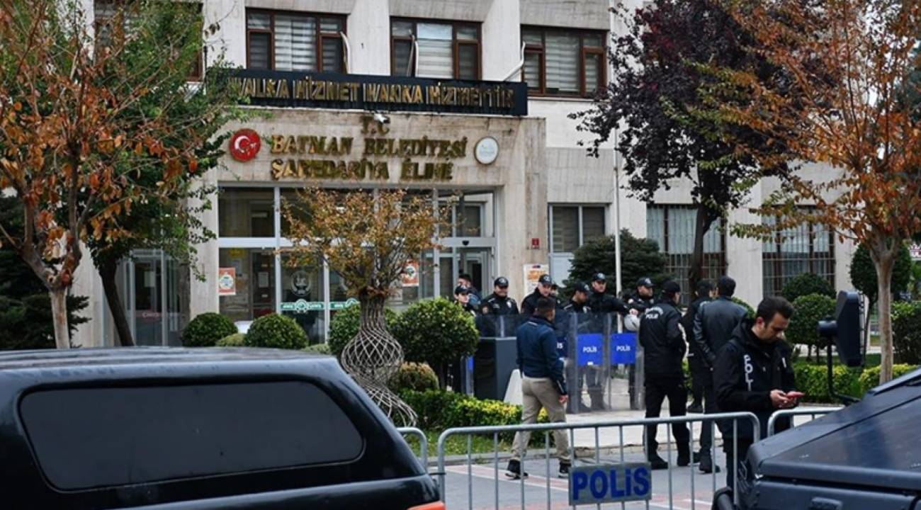 Mardin, Batman ve Halfeti belediyelerine kayyum atandı 