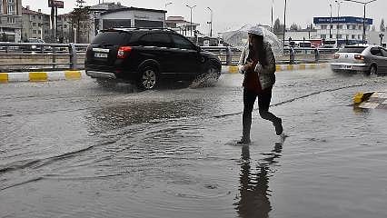 Meteoroloji'den 5 il için kuvvetli yağış uyarısı