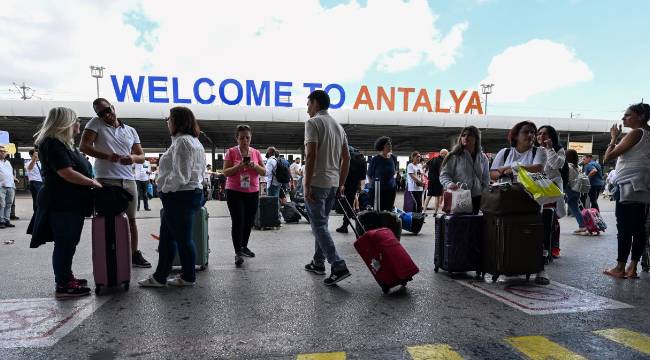 Vize kalktı, talep patladı: Antalya'ya en çok turist gönderen 5. ülke oldu 