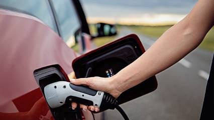 AB'de elektrikli otomobilin pazar payı dizeli geçti... Satışlarda öne çıkan 3 marka 