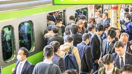 Japonya ekonomisi resesyondan "kıl payı" kurtuldu