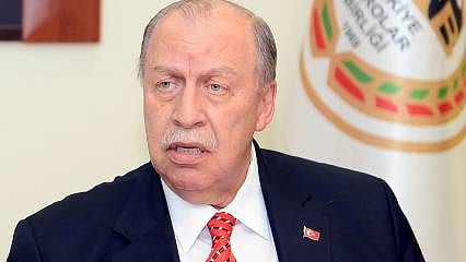 Eski bakanlardan Yaşar Okuyan vefat etti