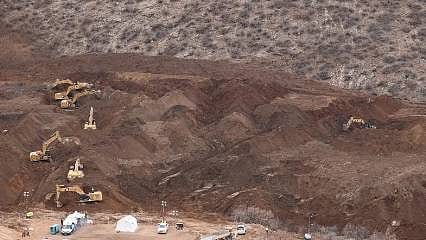 İliç'teki maden faciasında toprak altında kalan bir işçinin cansız bedenine ulaşıldı