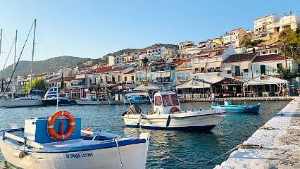 Samos'a 130 bin yolcu taşıdı, üç adaya daha gidecek 