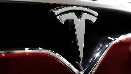 Tesla, 1,8 milyonun üzerinde aracını geri çağıracak
