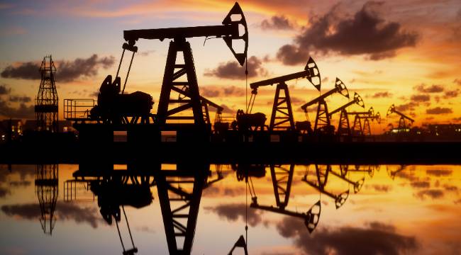 ABD bu yıl için petrol fiyatı tahminini yükseltti 
