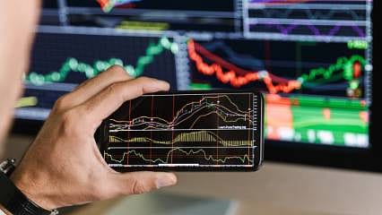 Yabancı yatırımcı hisse aldı, tahvil sattı 