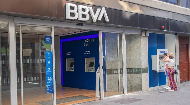 BBVA'nın 12 milyar euroluk satın alma teklifi tartışmalara yol açtı: 'Düşmanca hisse alımı'
