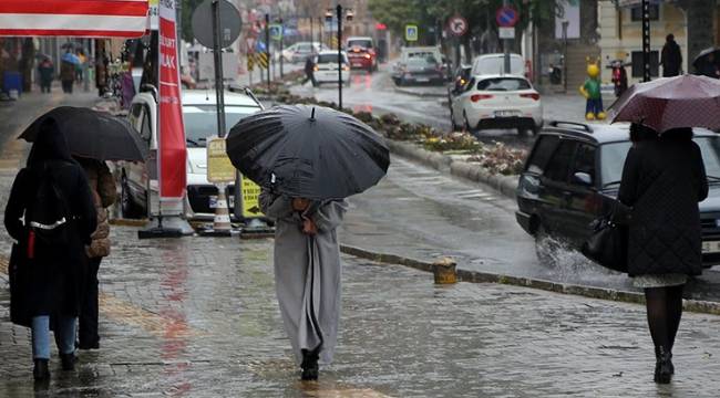 Marmara Bölgesi'ne kuvvetli yağış geliyor! 7 il için uyarı var! 