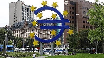 ECB faizi sabit bıraktı 