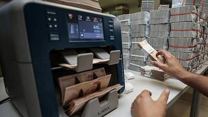 Bütçe açığı 10 ayda 1,2 trilyon lirayı aştı 