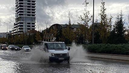 Meteoroloji saat verdi: İstanbul için sağanak uyarısı 