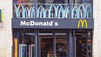 McDonald's'ta 'koli basili' skandalı: Hisseleri çakıldı 