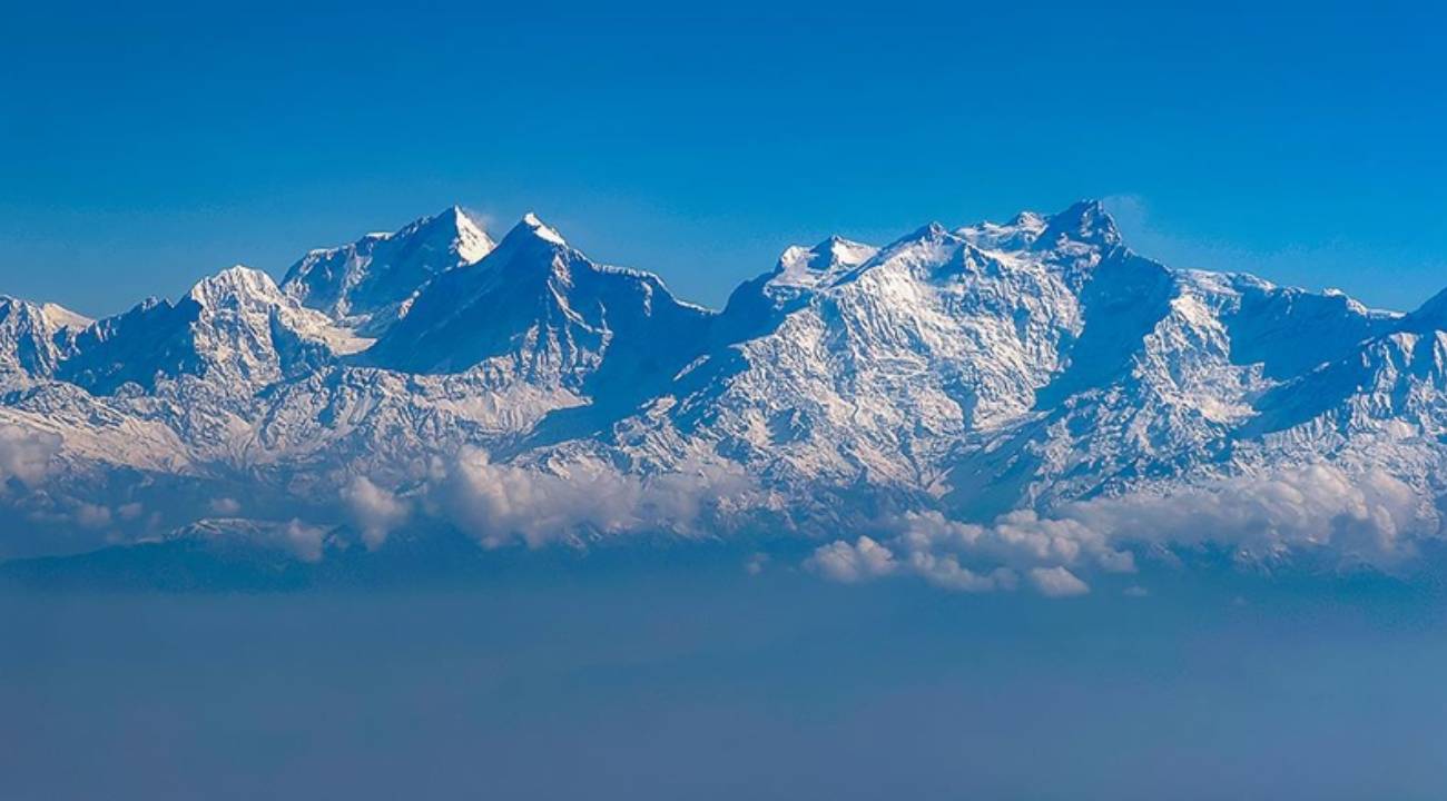 Himalayalar'ın zirvelerinden 11 ton çöp toplandı, 4 ceset bulundu