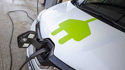Direksiyon sınavına elektrikli araç düzenlemesi yolda 