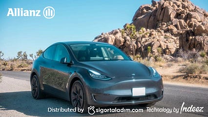Üstün bir Dijital Deneyimle “InsureMyTesla”
