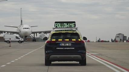 Kuledeki hava trafik kontrolörlerinin yerdeki keskin gözleri