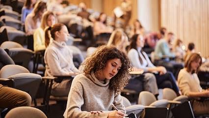 DGS başvuruları ne zaman ve nasıl yapılır? DGS 2025 başvuru ücreti ne kadar?