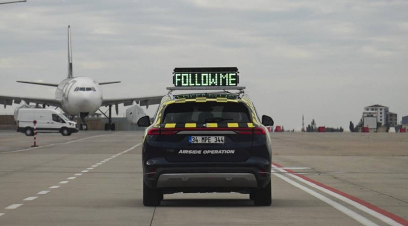 Kuledeki hava trafik kontrolörlerinin yerdeki keskin gözleri