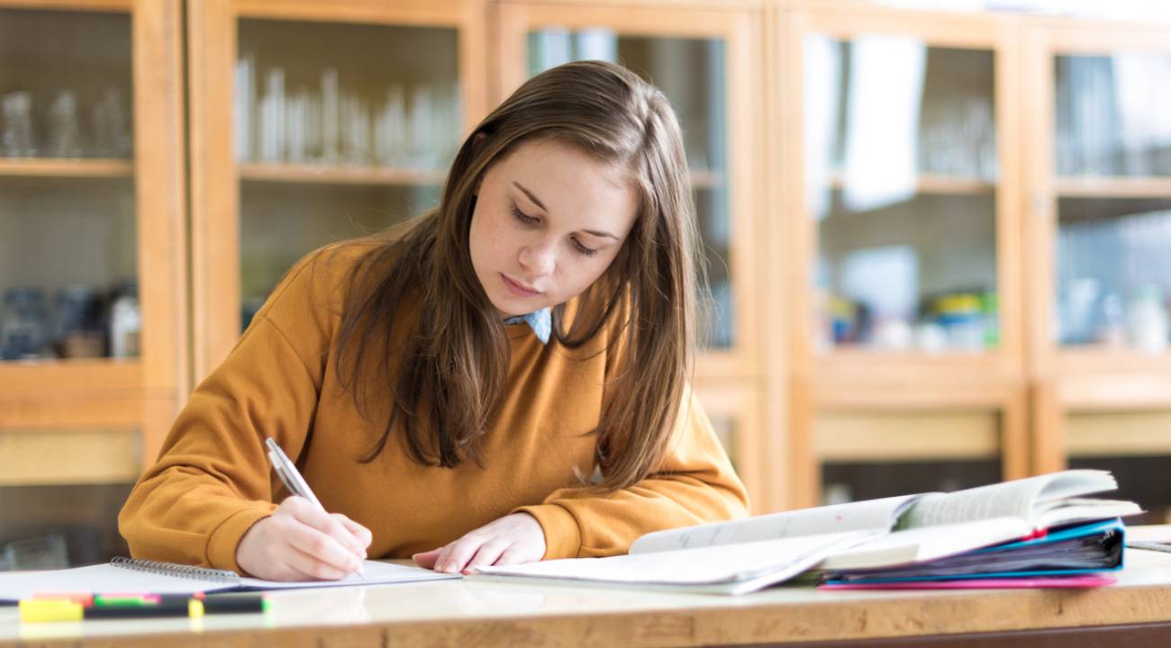 AÖL sınav tarihleri ne zaman, hangi tarihte? 2025 AÖL sınav giriş belgesi yayınlandı mı?