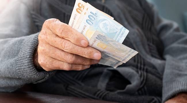 Emekli ikramiyesi ne zaman yatacak? Emekli bayram ikramiyesi ve aylık ödeme tarihleri belli oldu