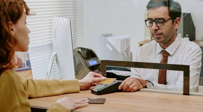 Arefe günü kargolar, noterler, bankalar, sağlık ocakları açık mı?