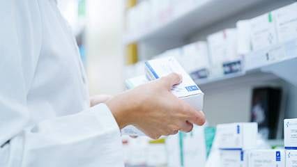 Arefe günü eczaneler, sağlık ocakları açık mı? Yarın hastaneler yarım gün mü?