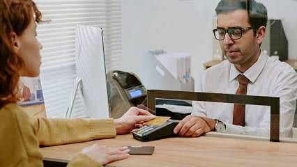 Arefe günü kargolar, noterler, bankalar, sağlık ocakları açık mı?