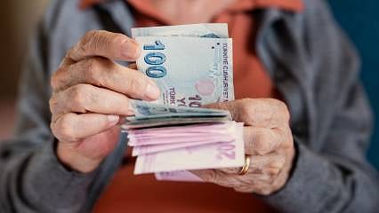 Emekli farkları ne zaman yatacak? Gözler Emekli maaş farkı ödeme takviminde