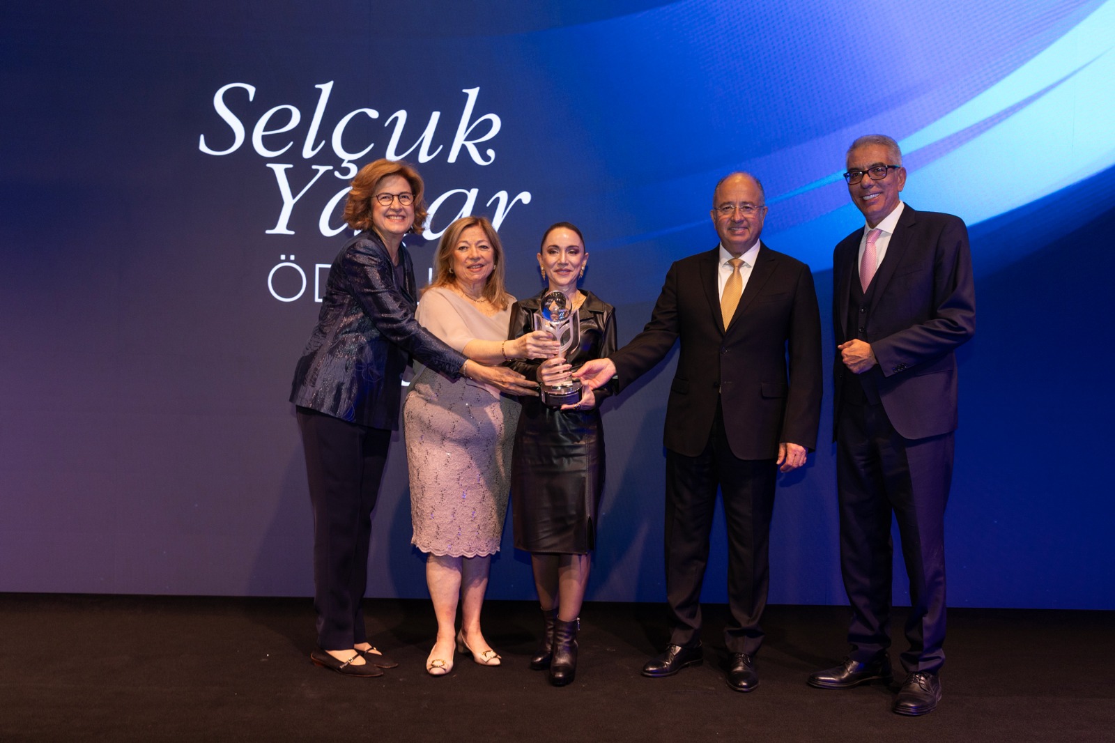 Selçuk Yaşar Ödülü Prof. Dr. Elif Uysal’a verildi-1