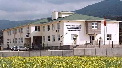 Yamantürk Vakfı'ndan 5 bin öğrenciye karşılıksız burs