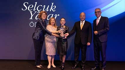 Selçuk Yaşar Ödülü Prof. Dr. Elif Uysal’a verildi