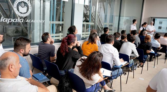 Alapala Akademi kapılarını dünyaya açtı