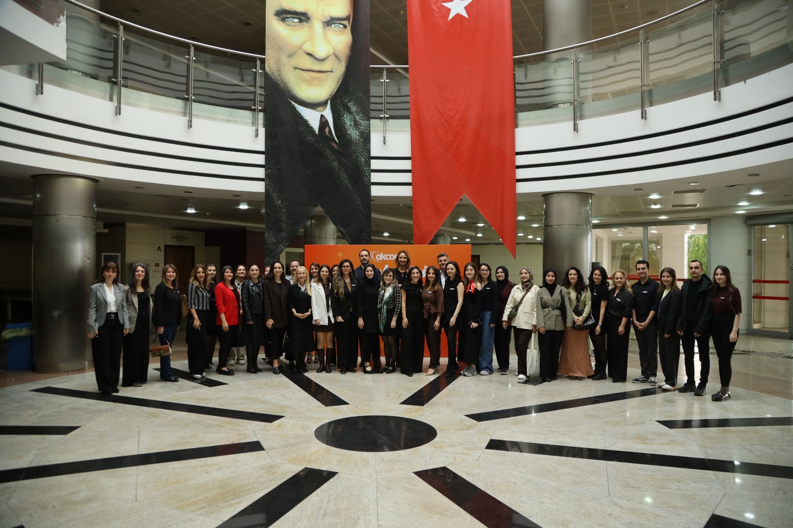 Akcoat ve SAÜ’den 'kadınlar için birlikte güçlüyüz' mesajı-1