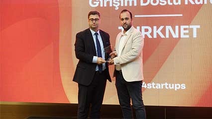  TurkNet’e 2024 Start Up Yatırım Zirvesi’nden ‘Girişimci Dostu Şirket’ ödülü