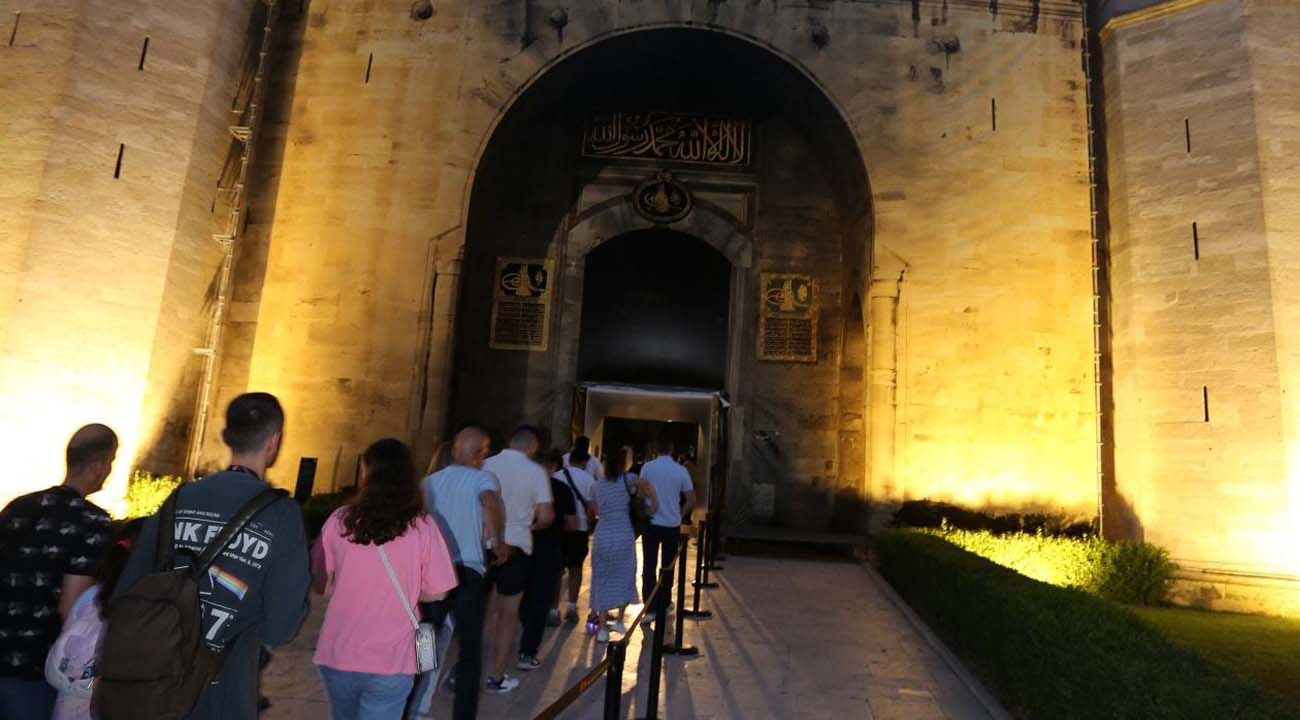 Topkapı Sarayı gece müzeciliğine açıldı